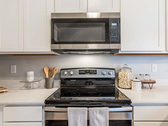3rd image of 14497 S Ronan Ln