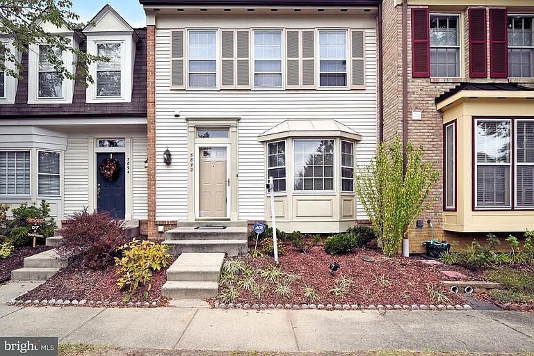 1st image of 5892 Parenham Way