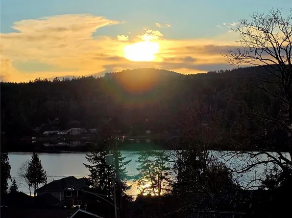 1404 Eastlake Drive, Bremerton, WA 98312