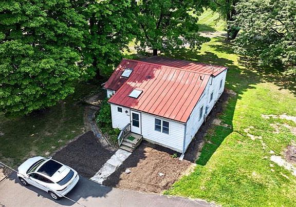 4th image of 5828 Township Line Rd