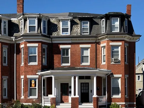 135 Galen St #3, Watertown, MA 02472