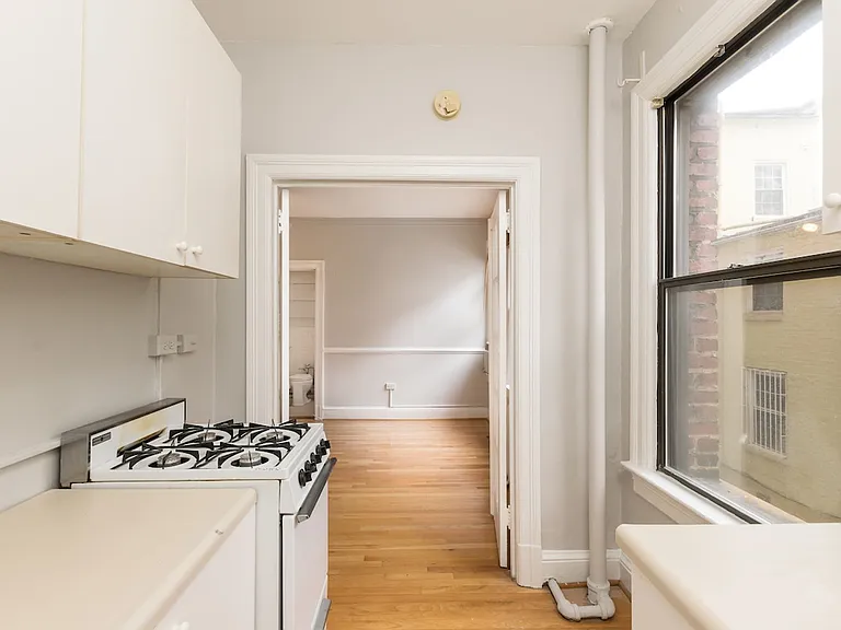 1101 L St NW #208 — Photo 6