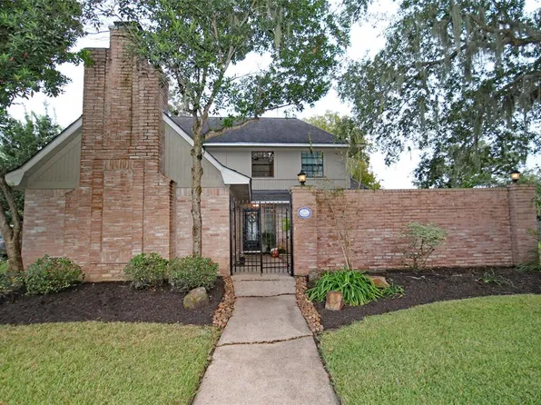 230 Wedgewood St, Lake Jackson, TX 77566