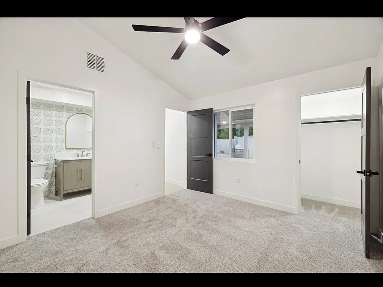 1216 W Rovey Ave — Photo 7
