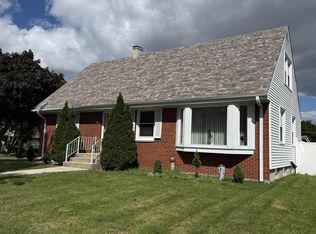 3700 S Massachusetts Ave, Milwaukee, WI 53220
