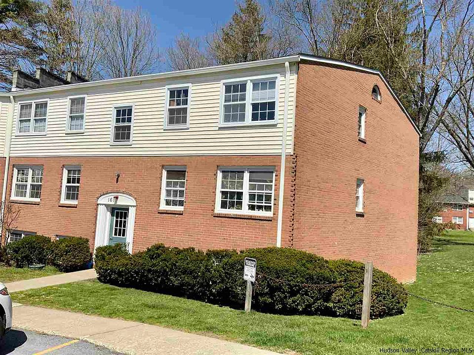 1st image of 16 Huguenot St