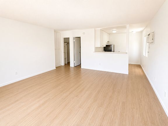 3rd image of 11438 Killion St #2