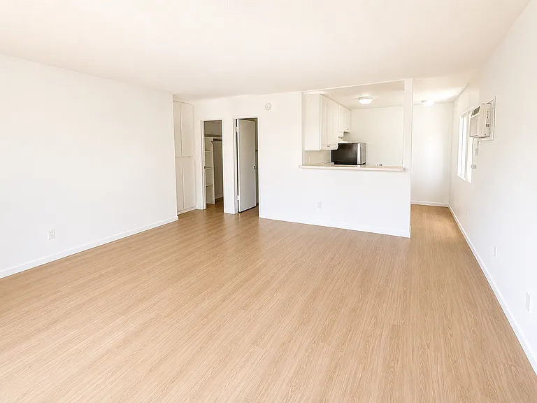 11438 Killion St #2 — Photo 3