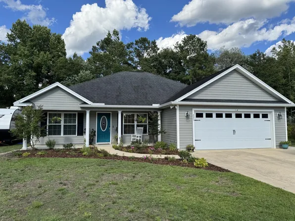 225 Fox Hunt Pl., Galivants Ferry, SC 29544
