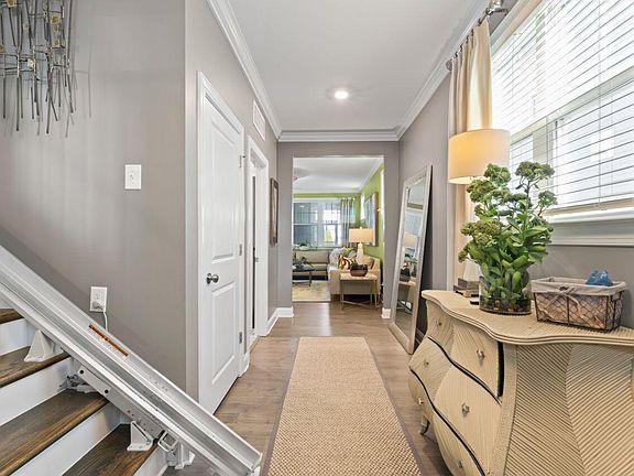 2nd image of 6142 Giddings St