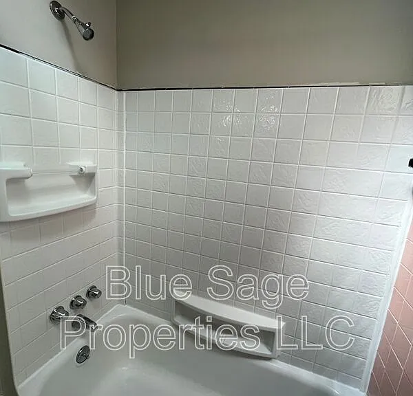 319 S Church St — Photo 13
