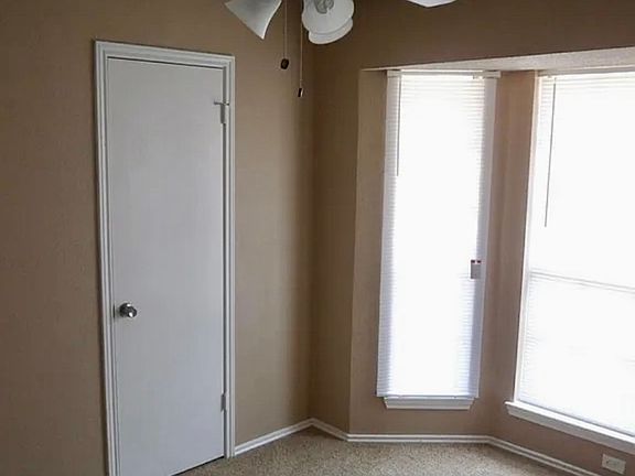 3rd image of 824 Richards Dr