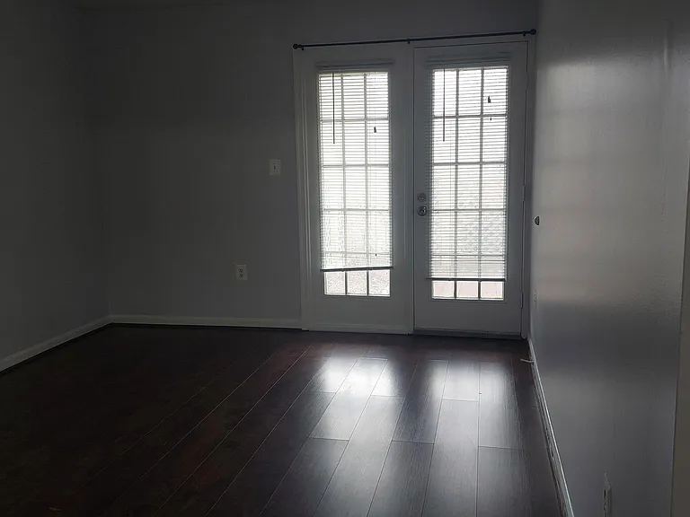 Shadyside Ln — Photo 32