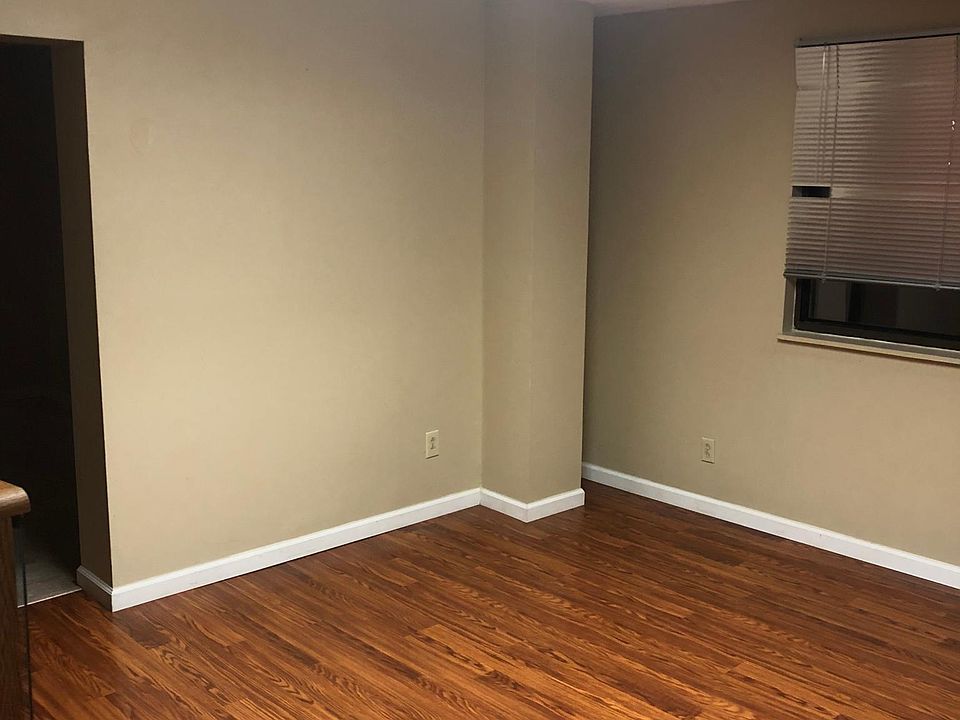 1st image of 707 Washington Blvd #B