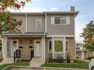 236 E Cedarwood Park SW, Calgary, AB T2W5T6
