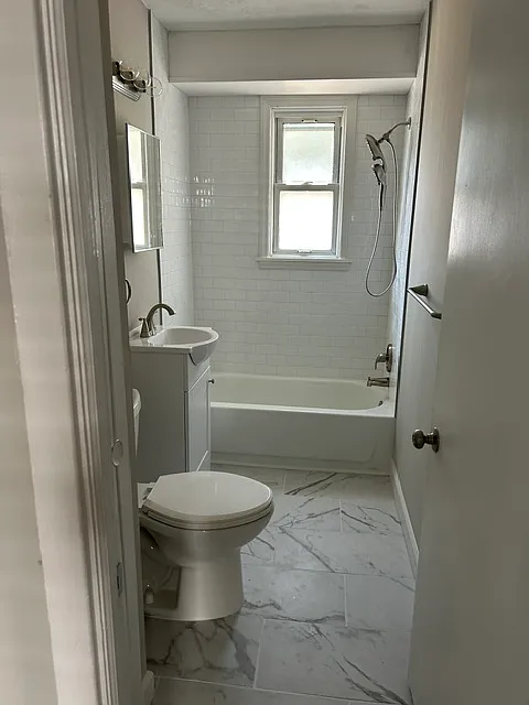 2 bed, 600 sqft, $2,450 — Photo 3