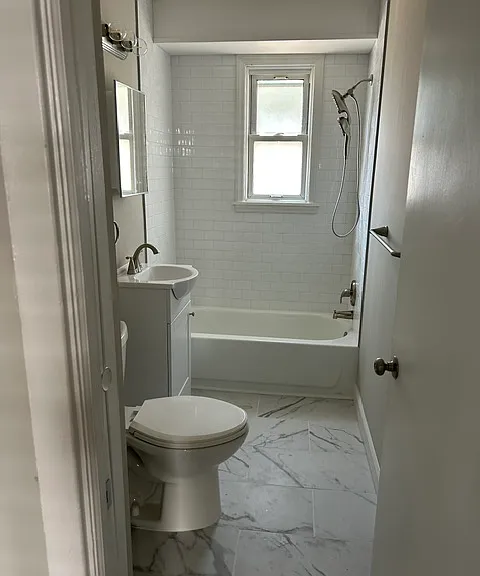 110 W Crocus Rd #2 — Photo 3