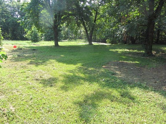3rd image of 3904 E Lakeside Dr