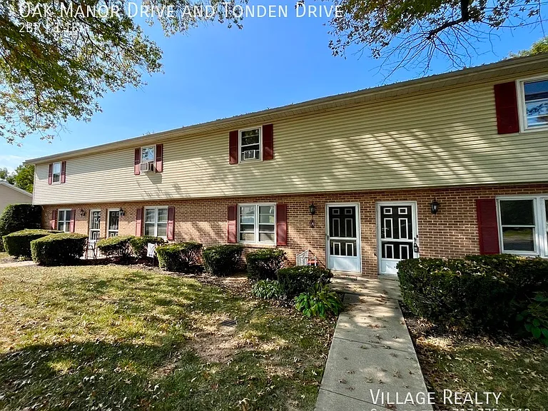 Oak Manor Dr — Photo 96