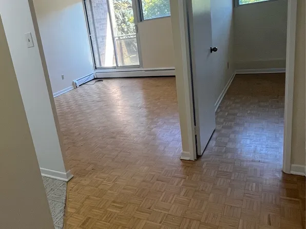 345 Laurier Ave E, Ottawa, ON