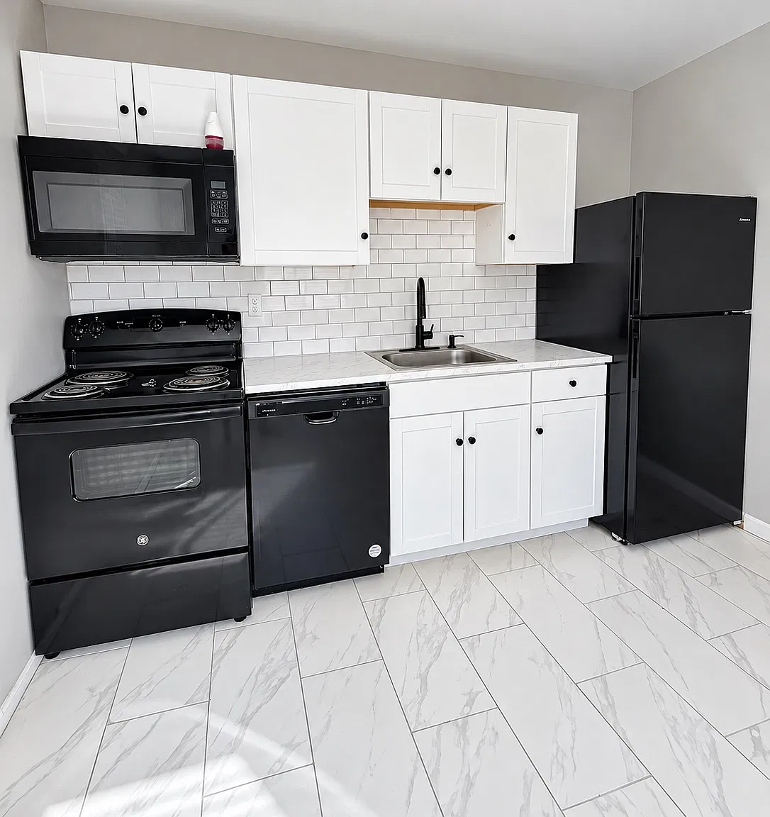 2 bed, 1100 sqft, $1,250 — Photo 2