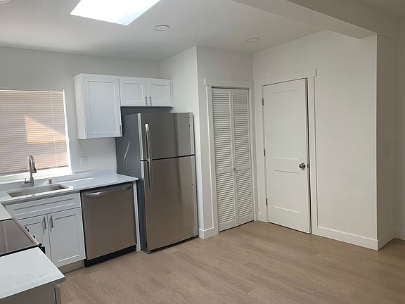 2nd image of 410 S Sheridan Ave APT 1