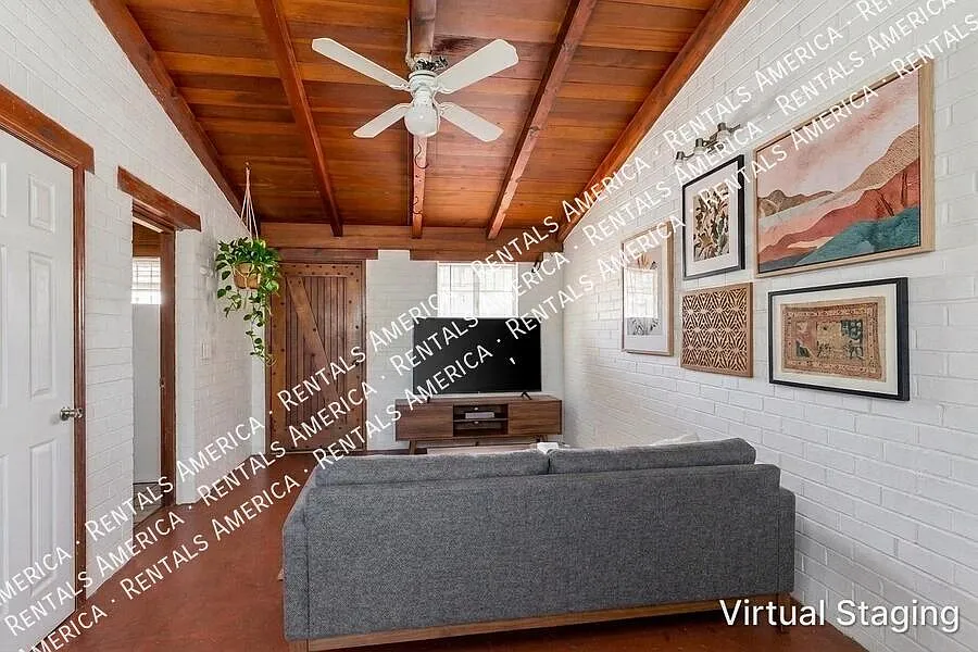 Studio, $675 — Photo 3