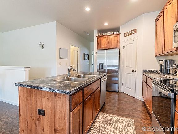 5th image of 2611 Reynolds St #B