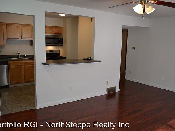 4th image of 3801 Sturbridge Ct APT B10