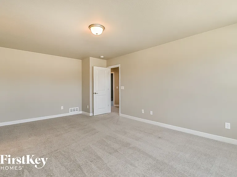 10718 Luneth Dr — Photo 8