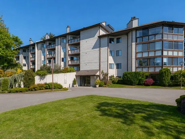 69 Gorge Rd W #303, Saanich, BC V9A 1L9