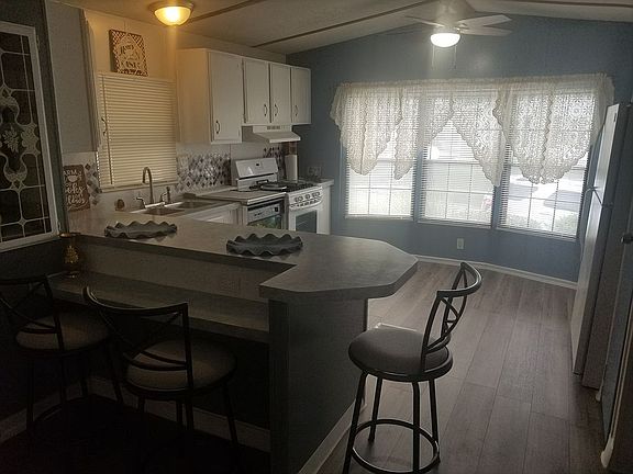 Kitchen with Island