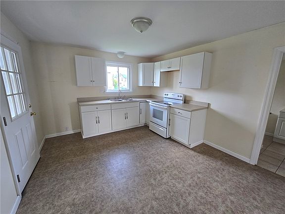 4th image of 628 Orr Ave