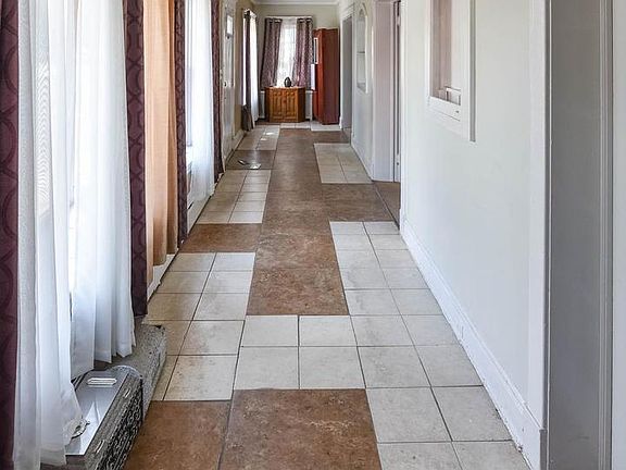 5th image of 2431 E Oliver St