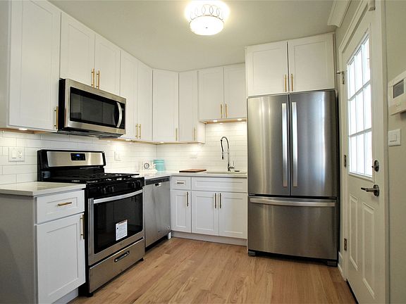 2nd image of 384 Belden Ave