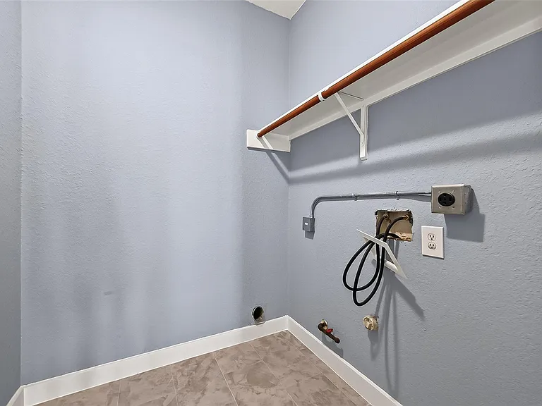 9526 Heflin Colony Dr — Photo 19