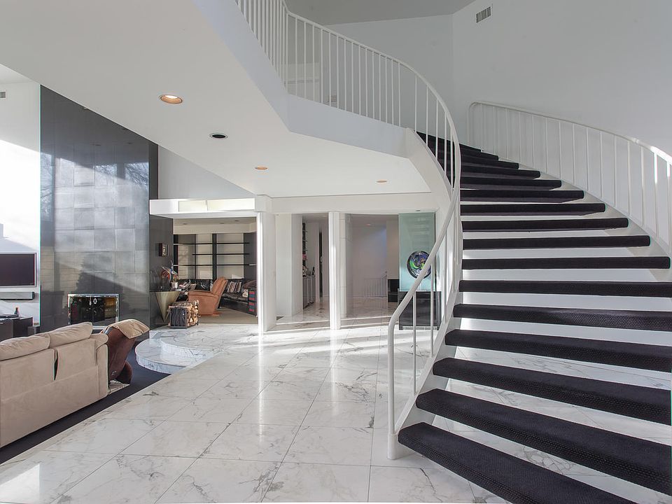 19 Chestnut Hill Dr, Upper Brookville, NY 11771 | Zillow