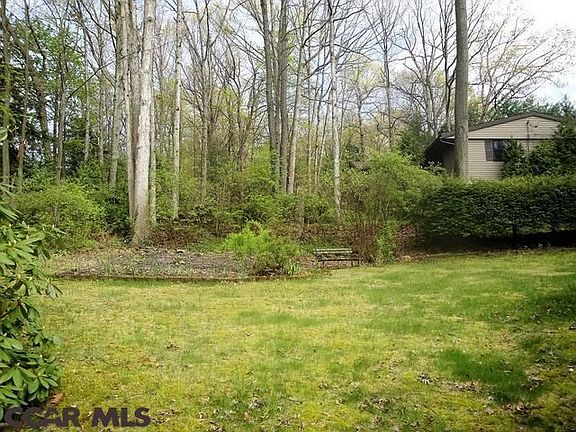 4th image of 461 Douglas Dr