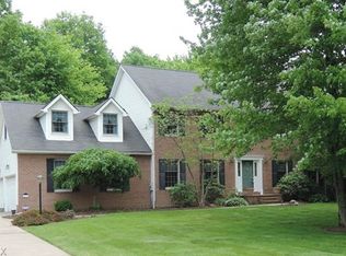 5749 Logan Arms Dr, Girard, OH 44420