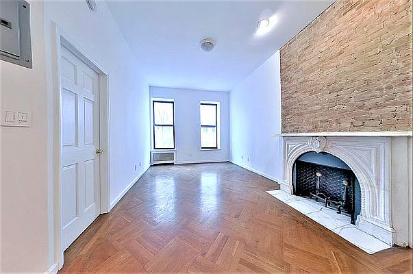 1st image of 147 E 61st St APT 3A