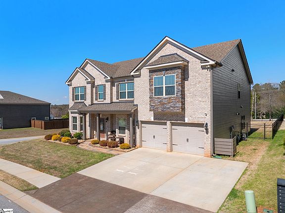 2nd image of 601 Briar Thistle Ct