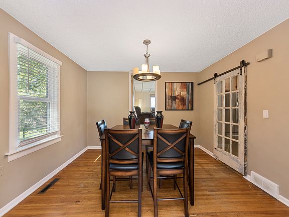 4th image of 129 W Haven Ave