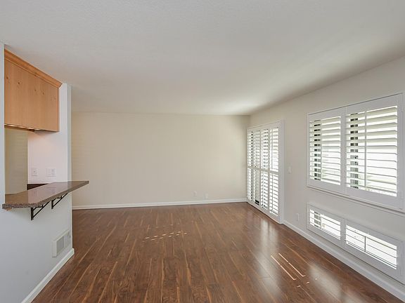 4th image of 1210 Floribunda Ave