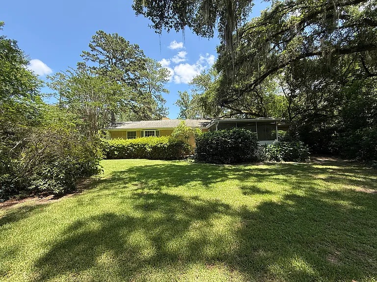 3206 Del Rio Ter — Photo 2