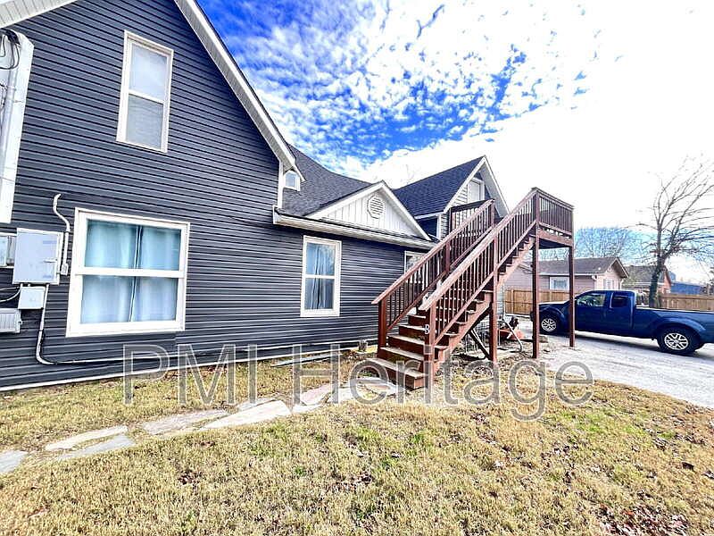 1st image of 122 W Pine St APT B