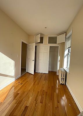 4th image of 2763 Crescent St APT 3R