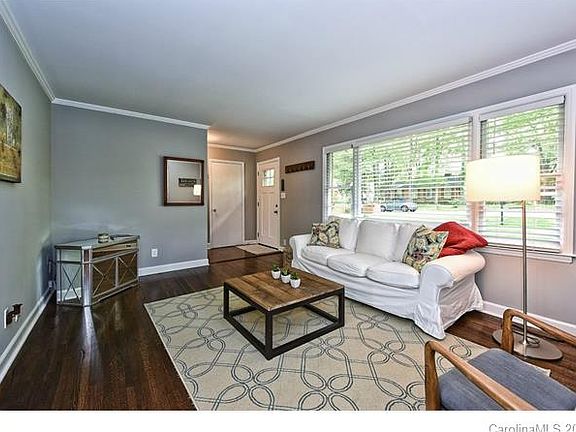 4th image of 4025 Folkston Dr