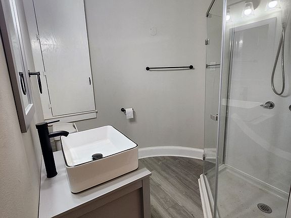 5th image of 519 Fairmount Ave #17559808