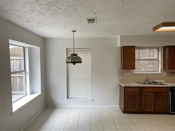 5th image of 10910 Village Trail Dr