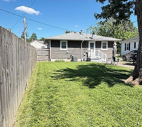 4th image of 1619 Aviation Ave